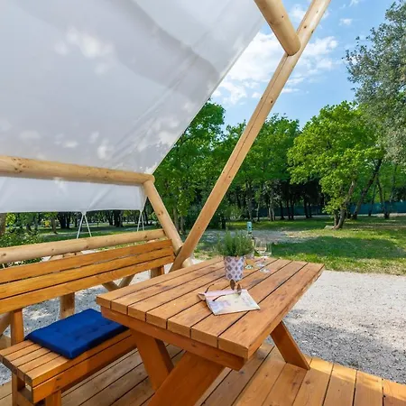 Eco Glamping- Fkk Nudist Solaris Пореч